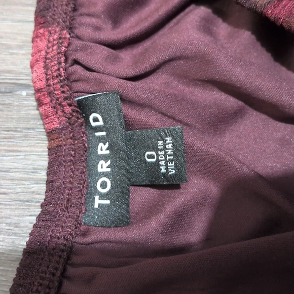 Torrid Floral Burgundy Mini Dress Sz 0X L/XL Maroon Fall Autumn Roses - Picture 7 of 7
